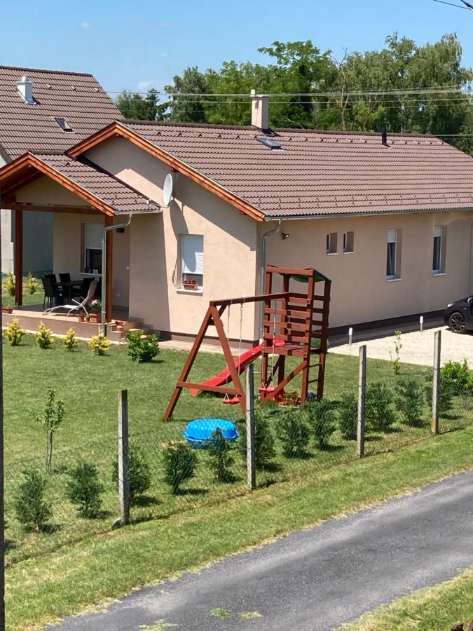 Konrad Apartman Balatonmariafurdo Exterior photo