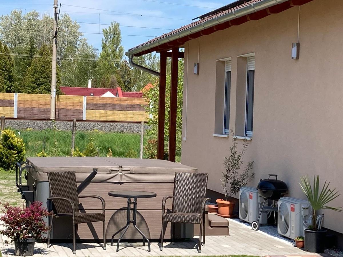 Konrad Apartman Balatonmariafurdo Exterior photo