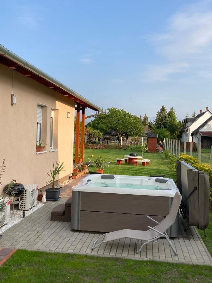 Konrad Apartman Balatonmariafurdo Exterior photo