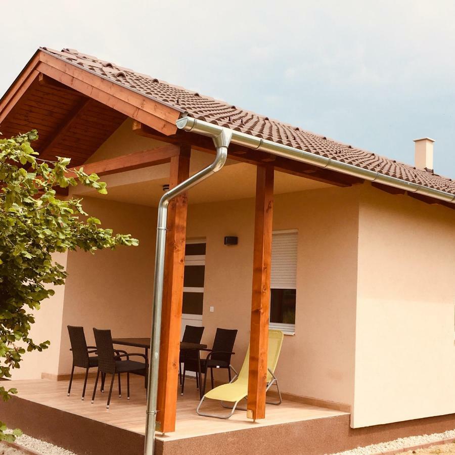 Konrad Apartman Balatonmariafurdo Exterior photo